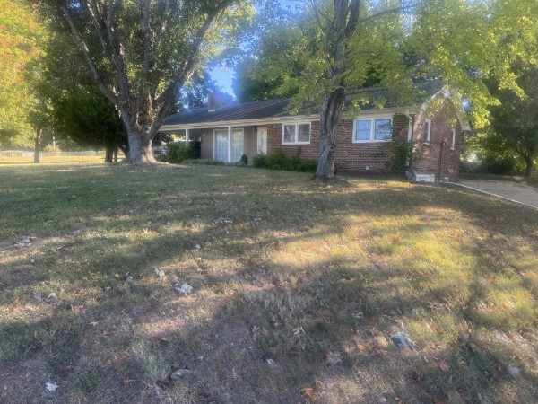Front of 1604 Buffalo Rd, Lawrenceburg TN 38464